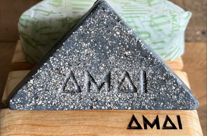 AMAI: Jabón Facial Exfoliante Carbón Activado para Piel Pura y Luminosa
